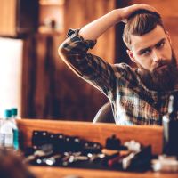 Le bien-être au masculin coupe et taille de barbe-min