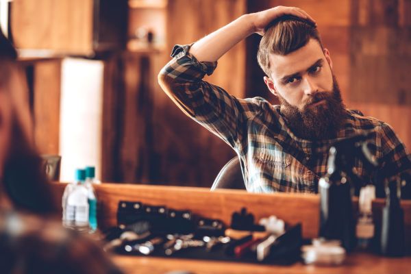 Le bien-être au masculin coupe et taille de barbe-min